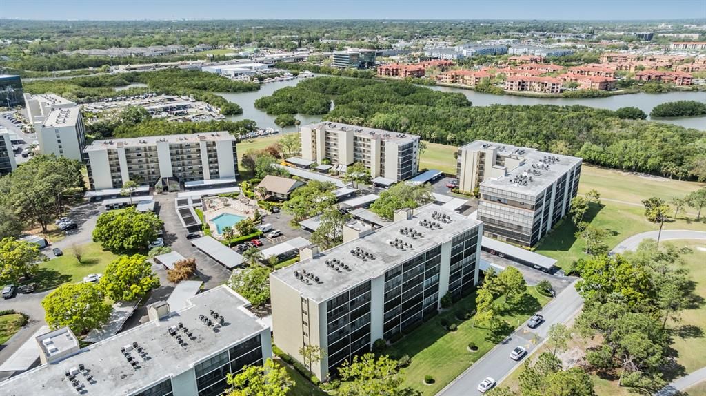 На продажу: $229,900 (2 спален, 2 ванн, 1165 Квадратных фут)