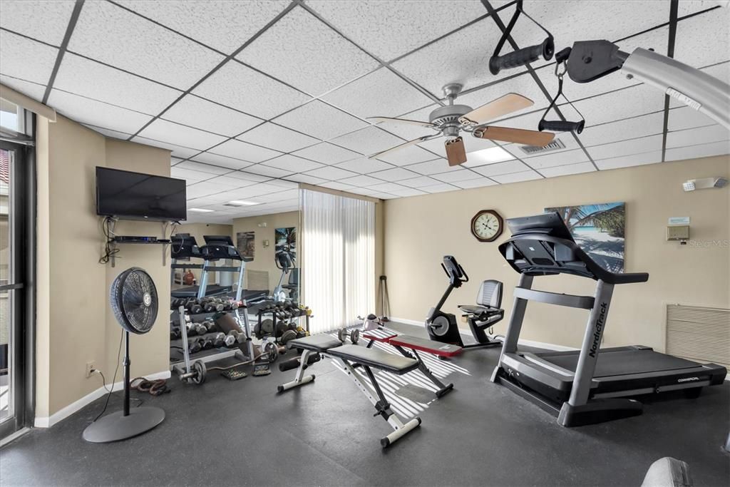 待售: $389,999 (2 贝兹, 2 浴室, 915 平方英尺)