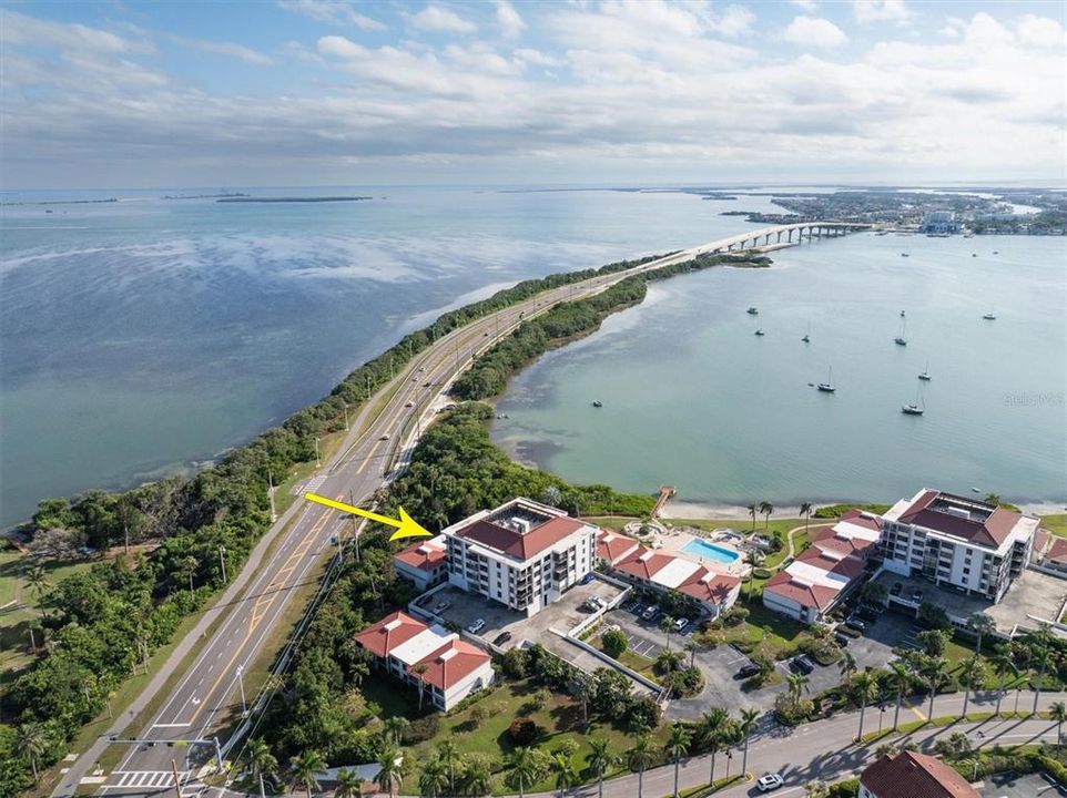 待售: $389,999 (2 贝兹, 2 浴室, 915 平方英尺)