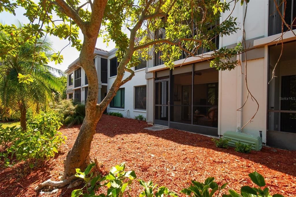 待售: $389,999 (2 贝兹, 2 浴室, 915 平方英尺)