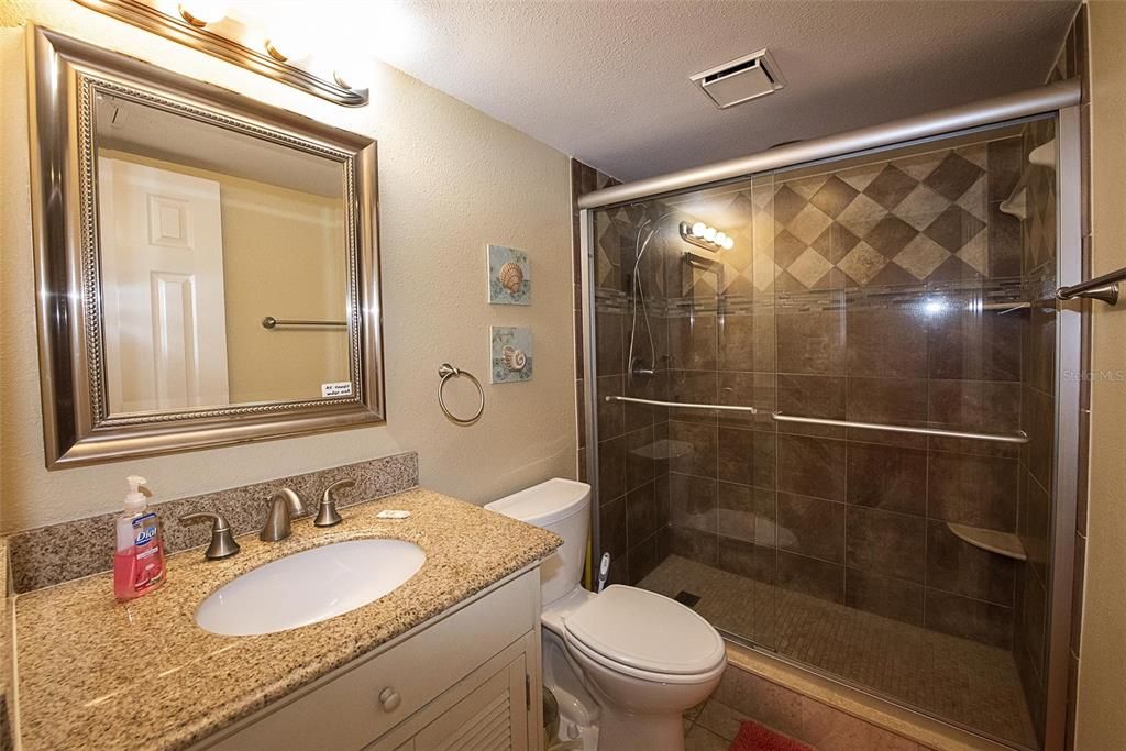 В аренду: $4,200 (2 спален, 2 ванн, 1080 Квадратных фут)