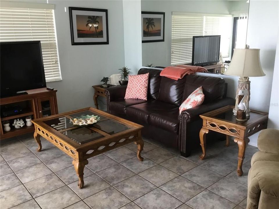 В аренду: $4,200 (2 спален, 2 ванн, 1080 Квадратных фут)