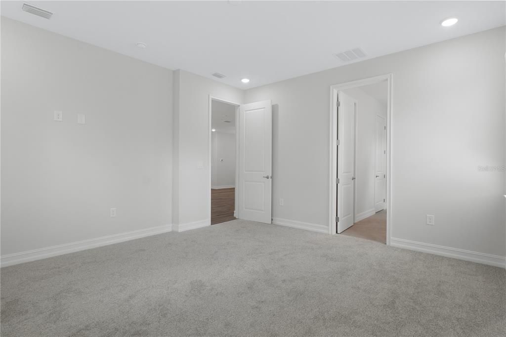 En Venta: $575,000 (3 camas, 2 baños, 2200 Pies cuadrados)