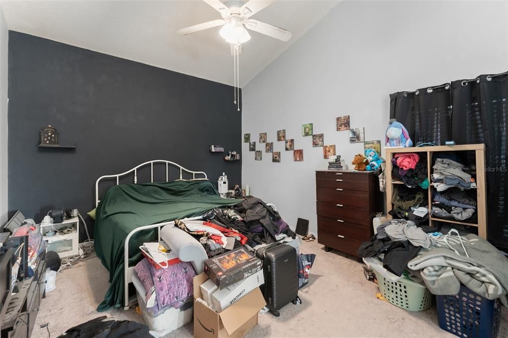 合同活跃: $319,900 (4 贝兹, 2 浴室, 2080 平方英尺)