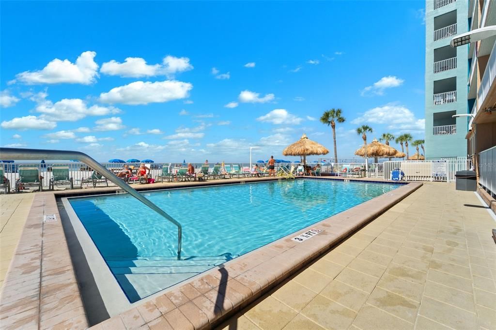 合同活跃: $999,900 (3 贝兹, 2 浴室, 1345 平方英尺)