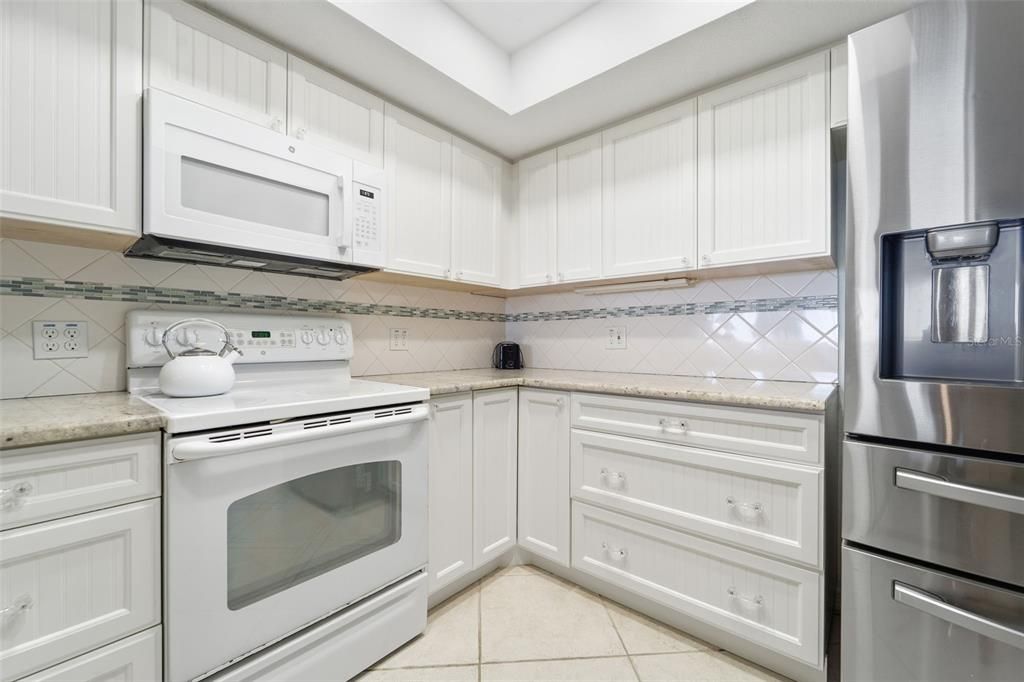 合同活跃: $999,900 (3 贝兹, 2 浴室, 1345 平方英尺)