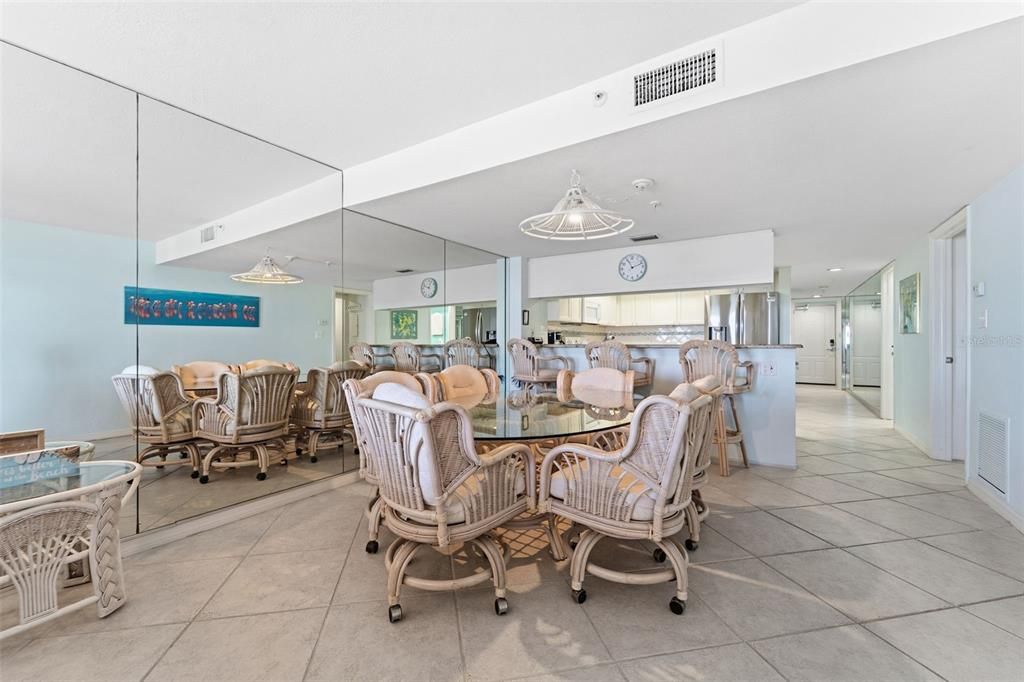 合同活跃: $999,900 (3 贝兹, 2 浴室, 1345 平方英尺)