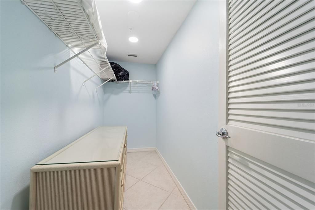 合同活跃: $999,900 (3 贝兹, 2 浴室, 1345 平方英尺)