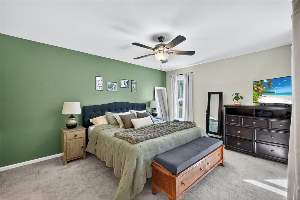 For Sale: $329,900 (3 beds, 2 baths, 1151 Square Feet)