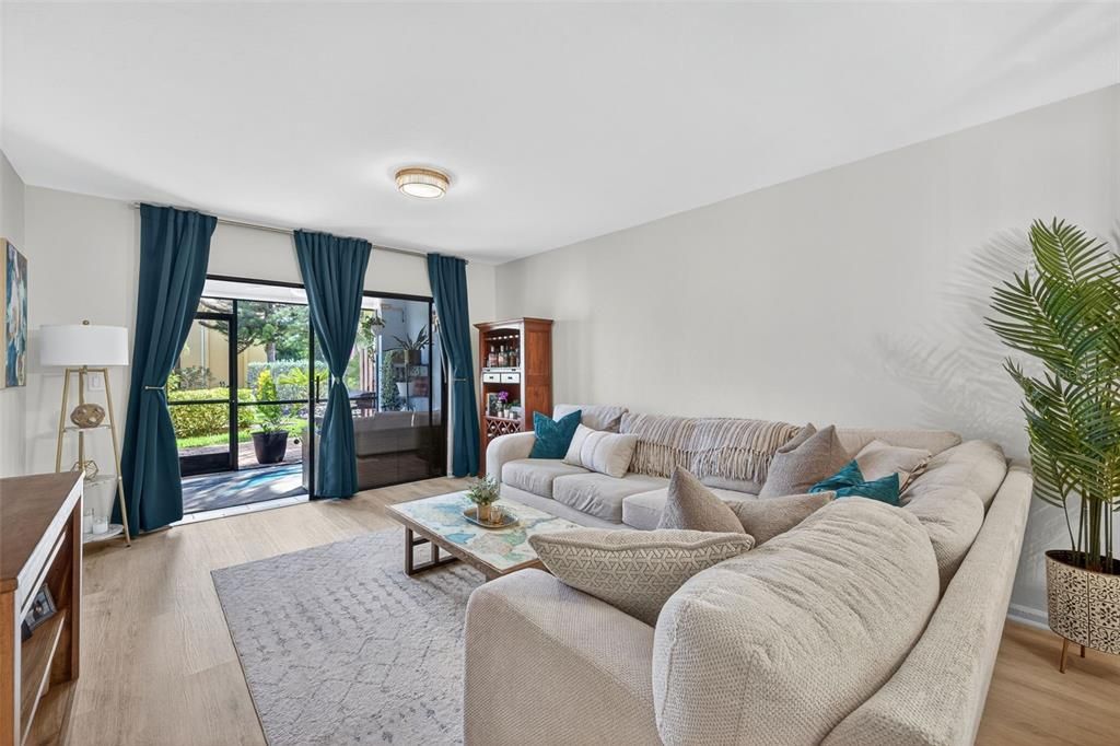 For Sale: $329,900 (3 beds, 2 baths, 1151 Square Feet)