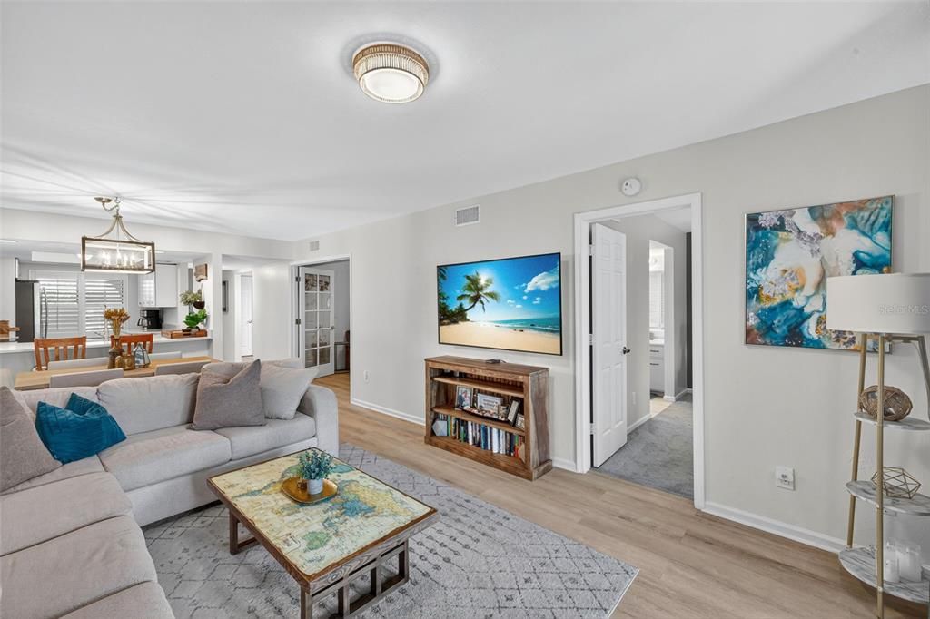 For Sale: $329,900 (3 beds, 2 baths, 1151 Square Feet)