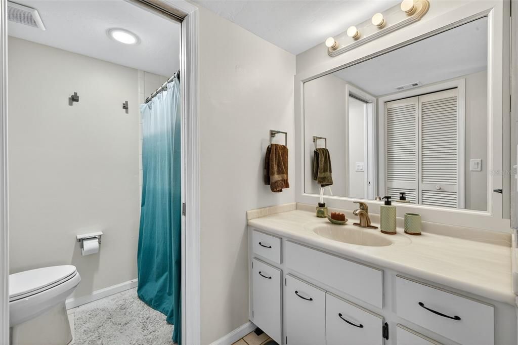 For Sale: $329,900 (3 beds, 2 baths, 1151 Square Feet)