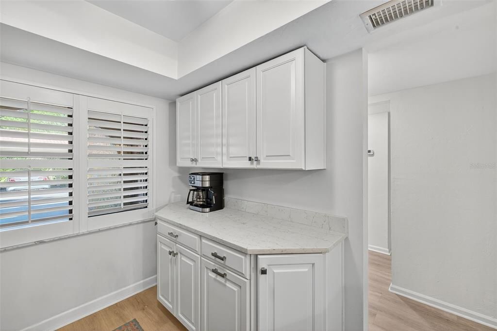 For Sale: $329,900 (3 beds, 2 baths, 1151 Square Feet)