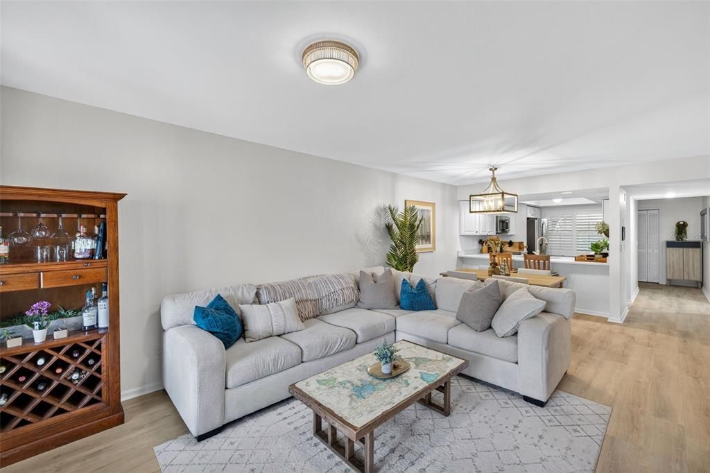 For Sale: $329,900 (3 beds, 2 baths, 1151 Square Feet)