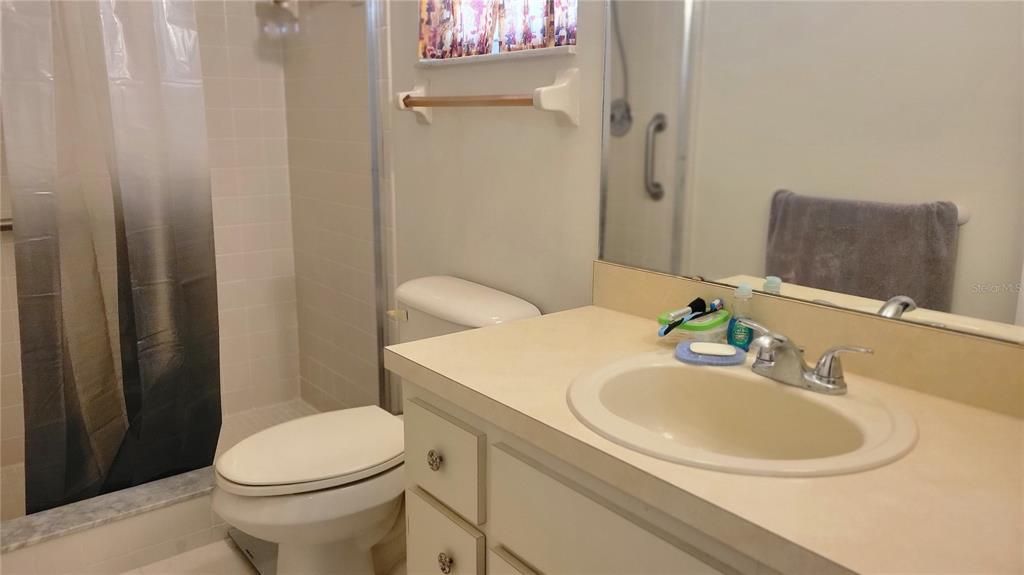 Active With Contract: $119,999 (2 beds, 2 baths, 1385 Square Feet)