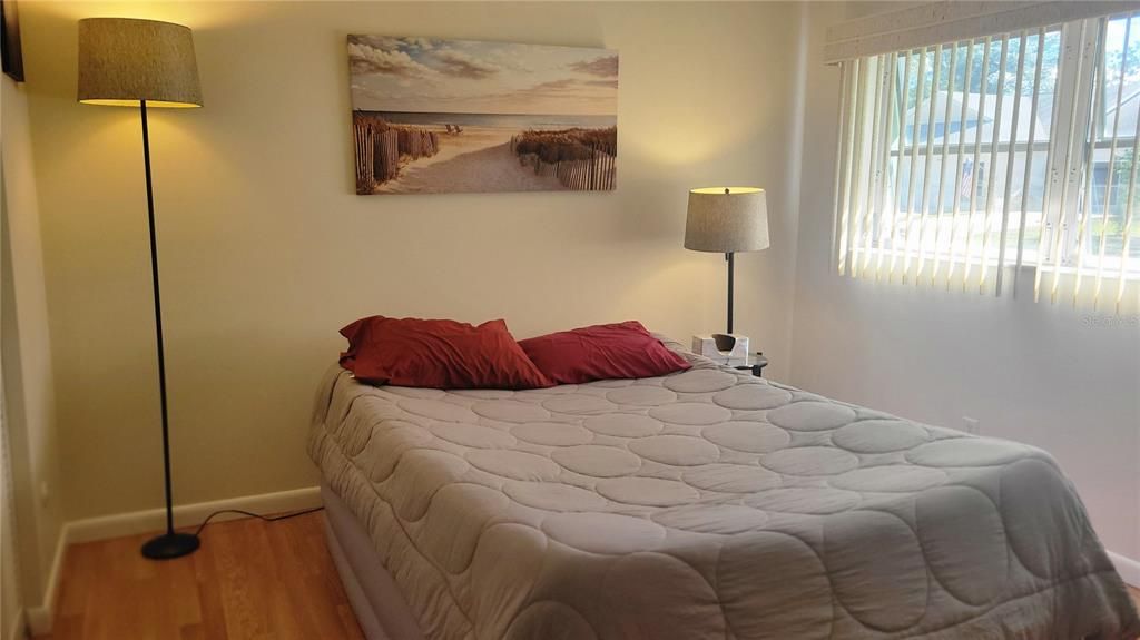 Active With Contract: $119,999 (2 beds, 2 baths, 1385 Square Feet)