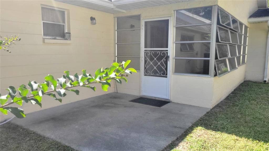 Active With Contract: $119,999 (2 beds, 2 baths, 1385 Square Feet)