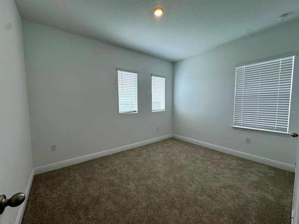 For Rent: $2,750 (4 beds, 2 baths, 1884 Square Feet)