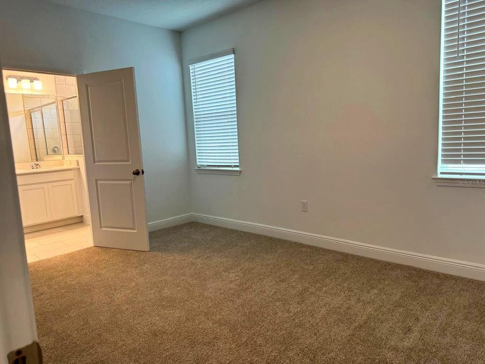 For Rent: $2,750 (4 beds, 2 baths, 1884 Square Feet)