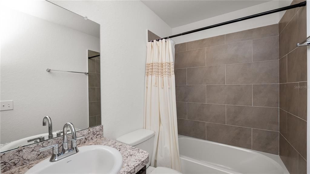 For Rent: $2,000 (3 beds, 2 baths, 1265 Square Feet)