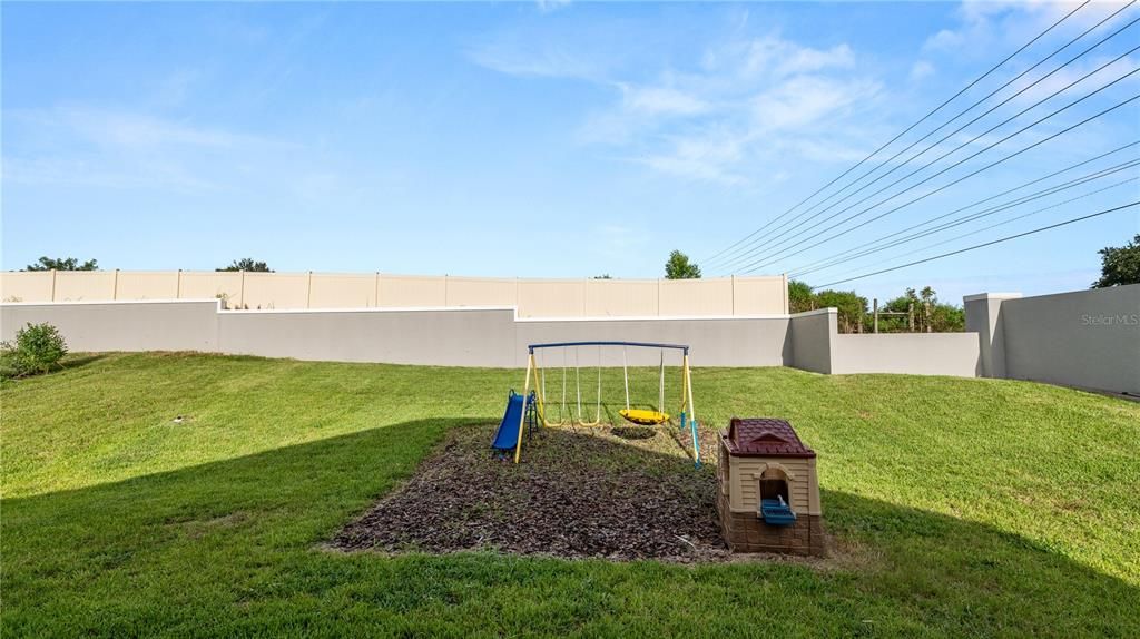 For Rent: $2,000 (3 beds, 2 baths, 1265 Square Feet)