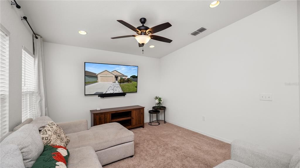 For Rent: $2,000 (3 beds, 2 baths, 1265 Square Feet)