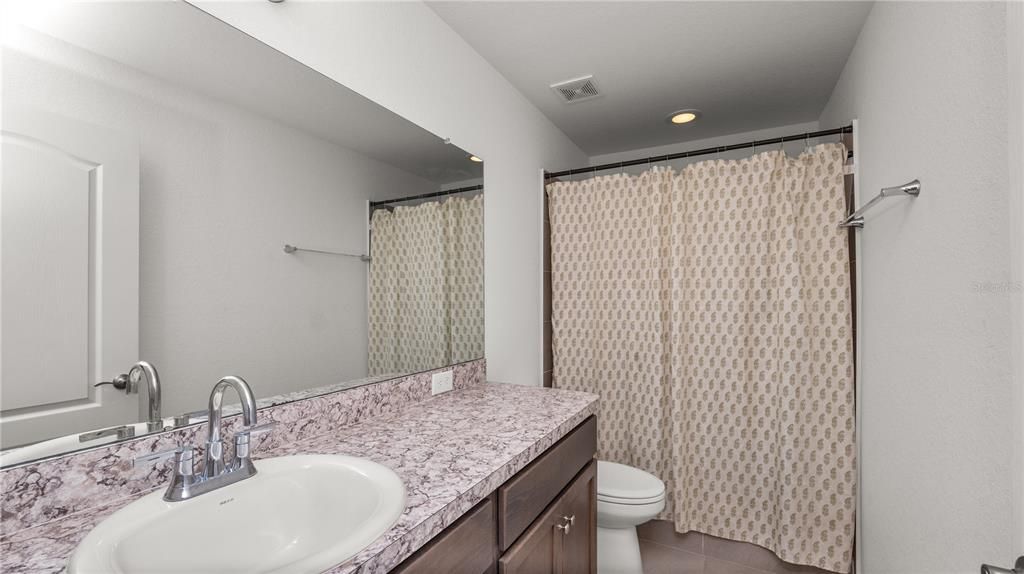 For Rent: $2,000 (3 beds, 2 baths, 1265 Square Feet)