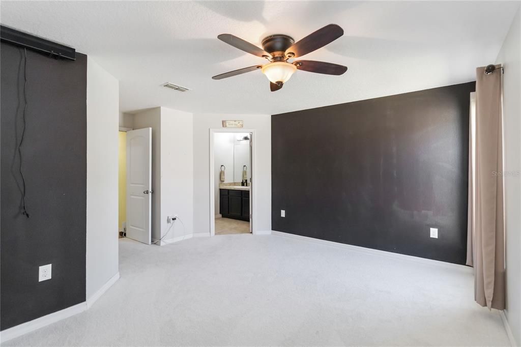 На продажу: $449,000 (4 спален, 2 ванн, 1892 Квадратных фут)