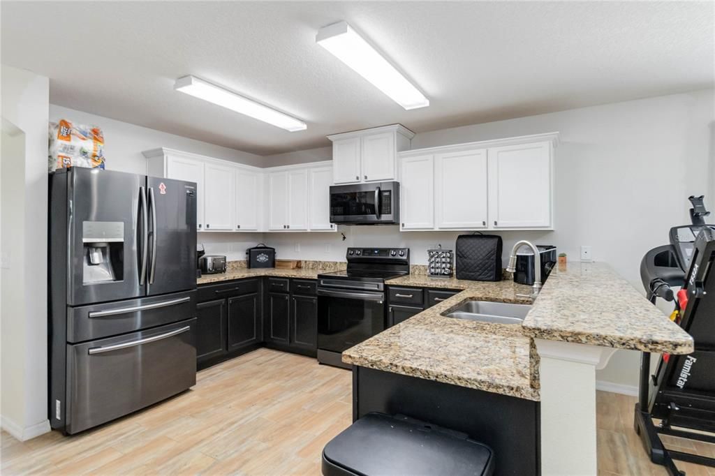 На продажу: $449,000 (4 спален, 2 ванн, 1892 Квадратных фут)