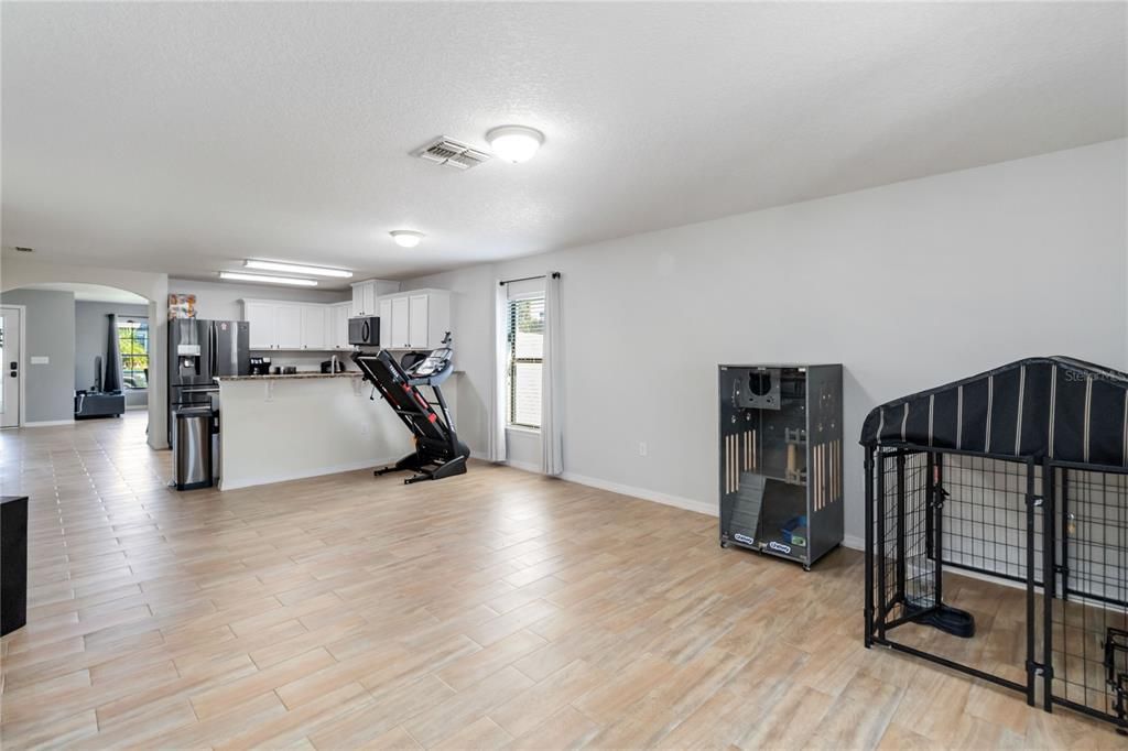 На продажу: $449,000 (4 спален, 2 ванн, 1892 Квадратных фут)