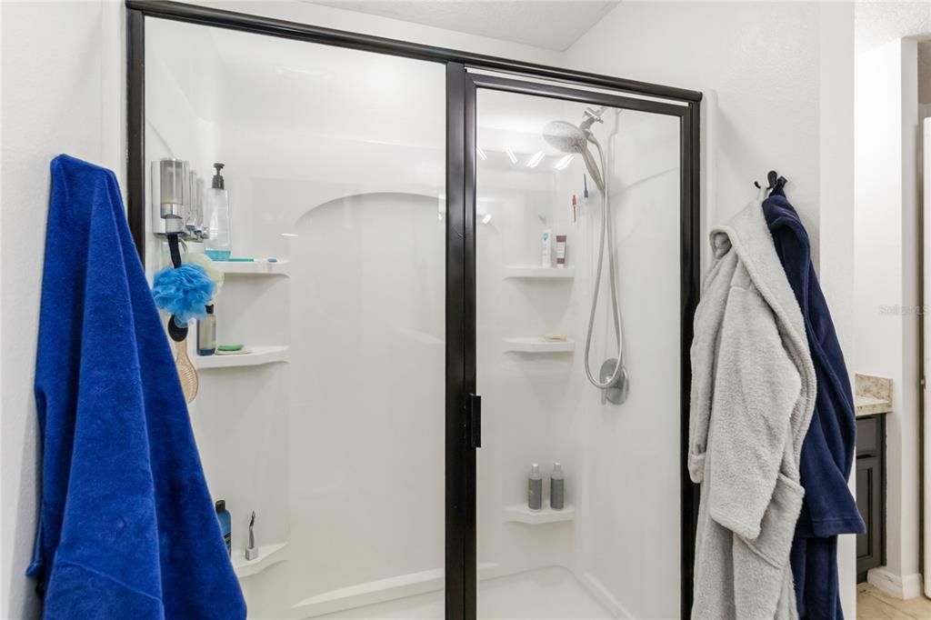 На продажу: $449,000 (4 спален, 2 ванн, 1892 Квадратных фут)