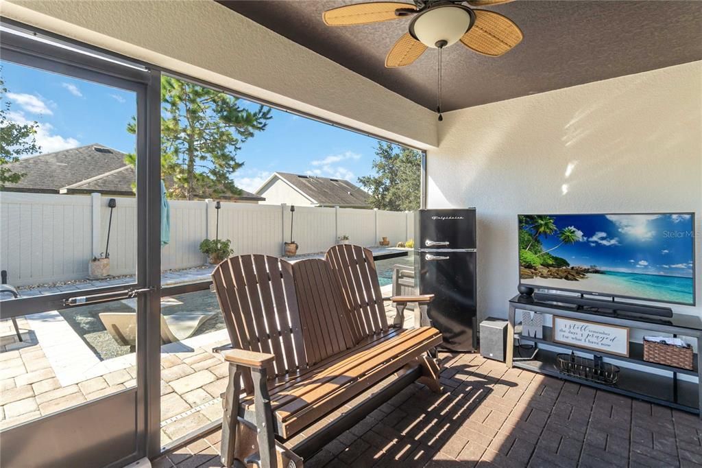 На продажу: $449,000 (4 спален, 2 ванн, 1892 Квадратных фут)