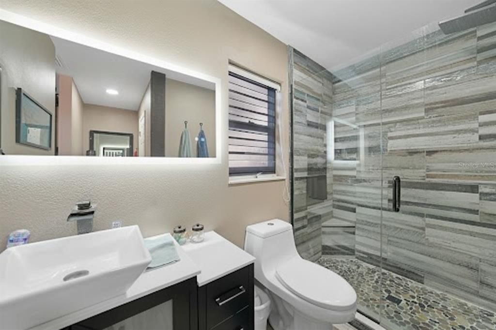 В аренду: $3,500 (2 спален, 2 ванн, 996 Квадратных фут)