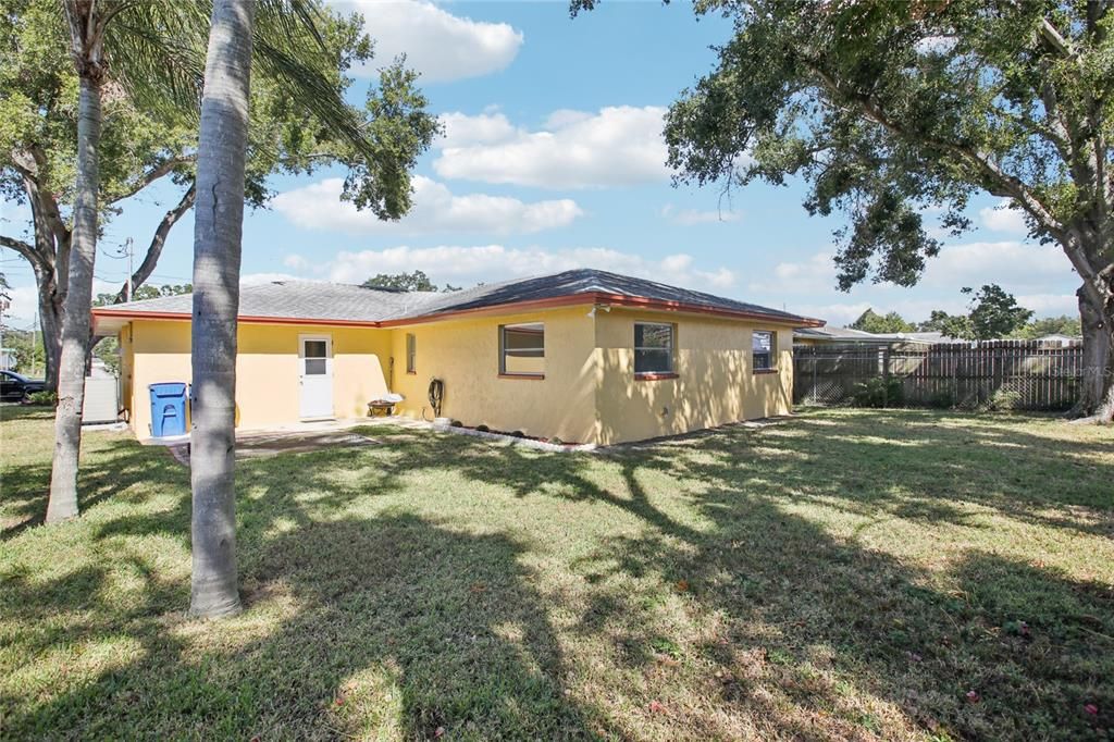 На продажу: $439,900 (2 спален, 2 ванн, 1064 Квадратных фут)