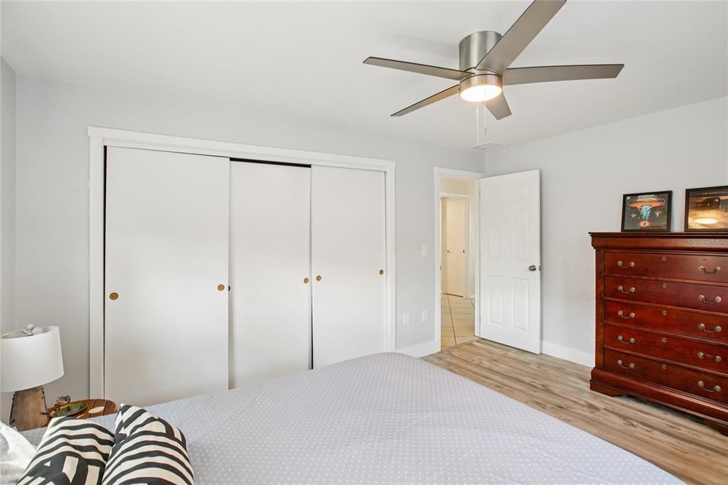 На продажу: $439,900 (2 спален, 2 ванн, 1064 Квадратных фут)