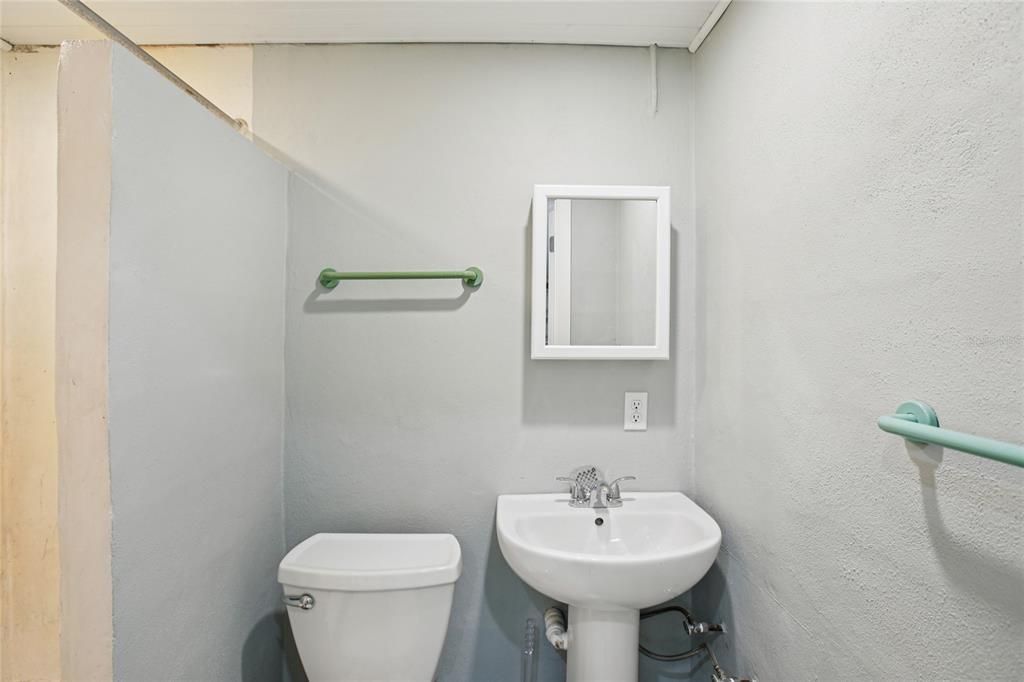 На продажу: $439,900 (2 спален, 2 ванн, 1064 Квадратных фут)