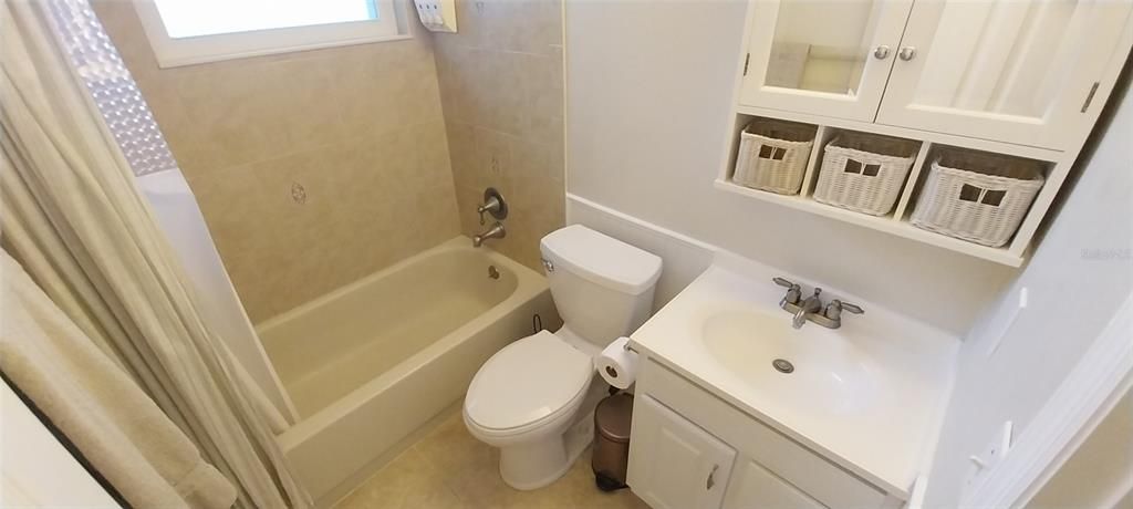 На продажу: $260,000 (3 спален, 2 ванн, 1249 Квадратных фут)