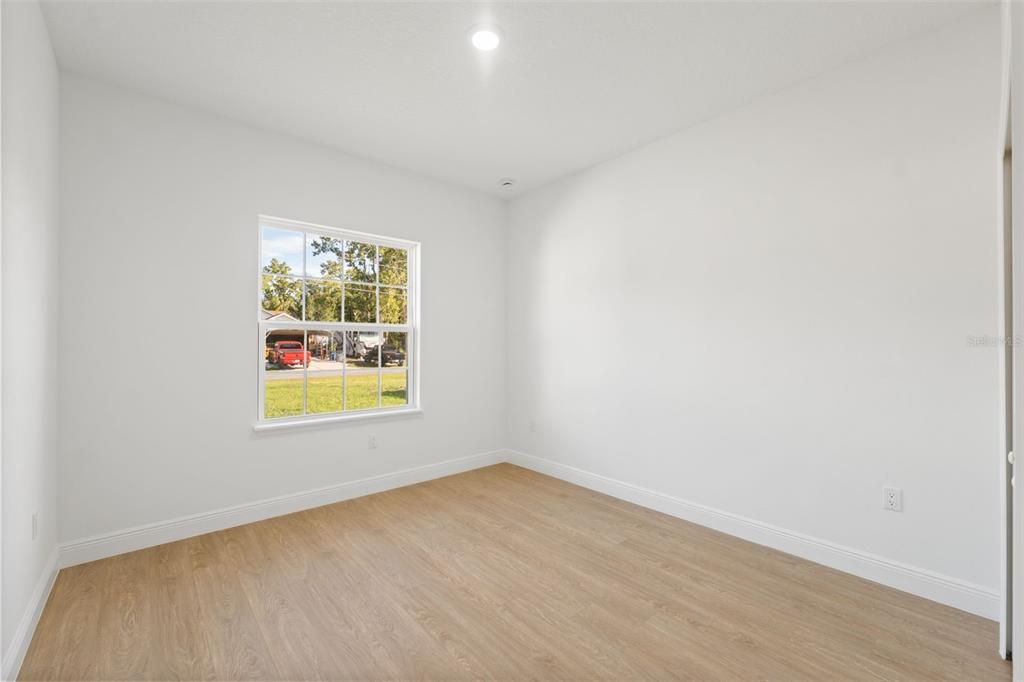 For Sale: $322,000 (4 beds, 2 baths, 1751 Square Feet)