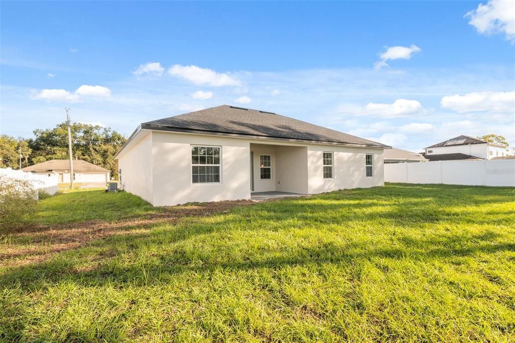 For Sale: $322,000 (4 beds, 2 baths, 1751 Square Feet)