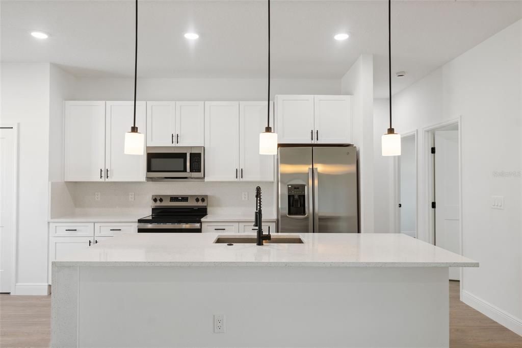 For Sale: $322,000 (4 beds, 2 baths, 1751 Square Feet)