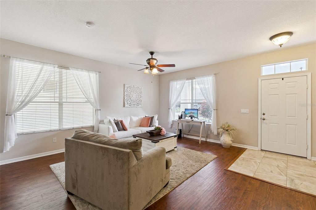 Active With Contract: $485,000 (3 beds, 2 baths, 1749 Square Feet)