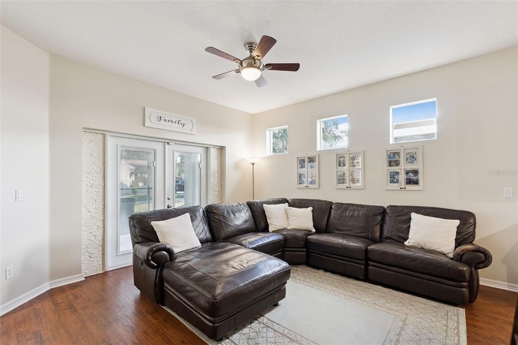 Active With Contract: $485,000 (3 beds, 2 baths, 1749 Square Feet)