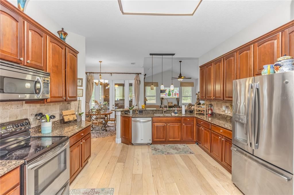 En Venta: $744,900 (4 camas, 3 baños, 2836 Pies cuadrados)