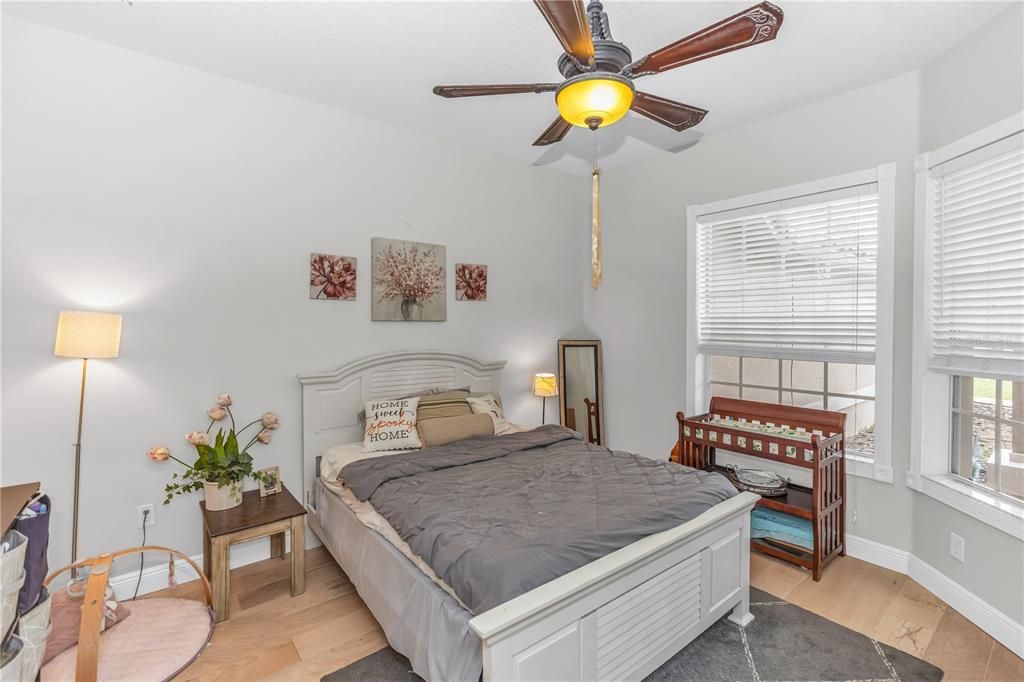 En Venta: $744,900 (4 camas, 3 baños, 2836 Pies cuadrados)