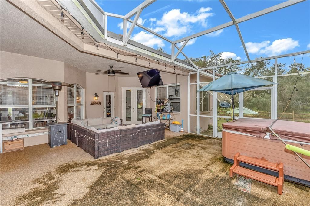 En Venta: $744,900 (4 camas, 3 baños, 2836 Pies cuadrados)