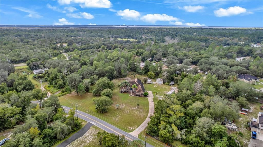 En Venta: $744,900 (4 camas, 3 baños, 2836 Pies cuadrados)