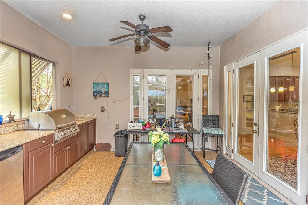 En Venta: $744,900 (4 camas, 3 baños, 2836 Pies cuadrados)