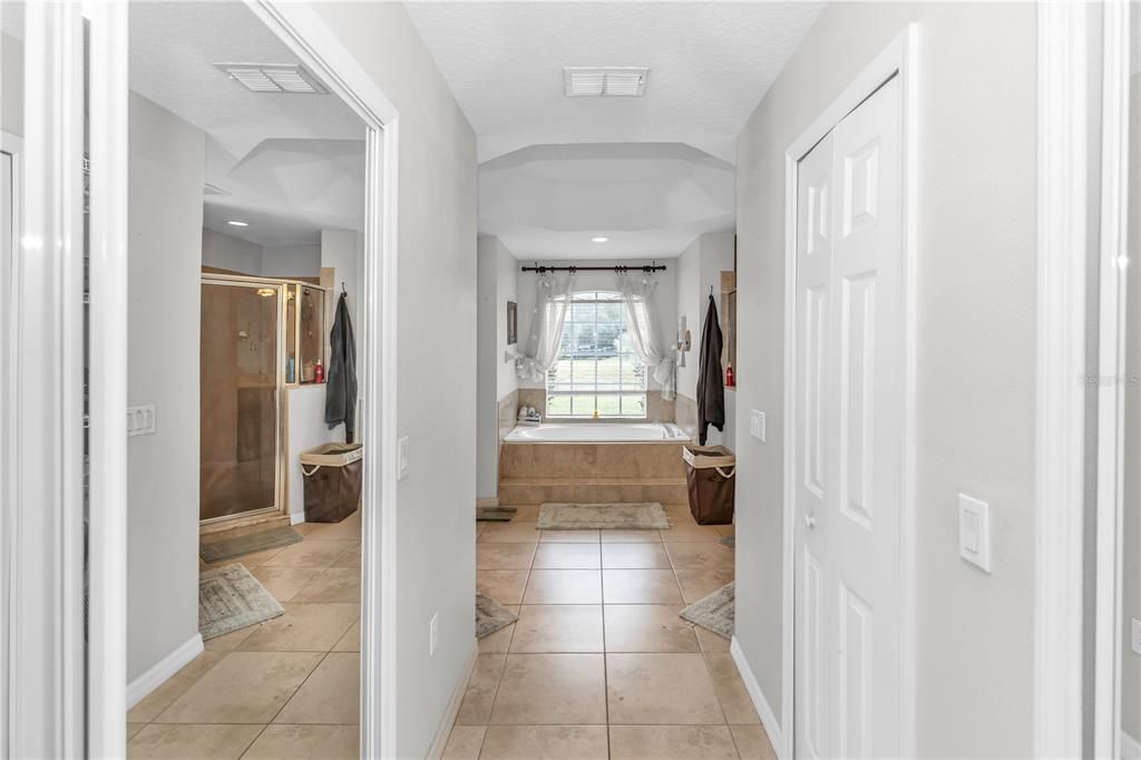 En Venta: $744,900 (4 camas, 3 baños, 2836 Pies cuadrados)