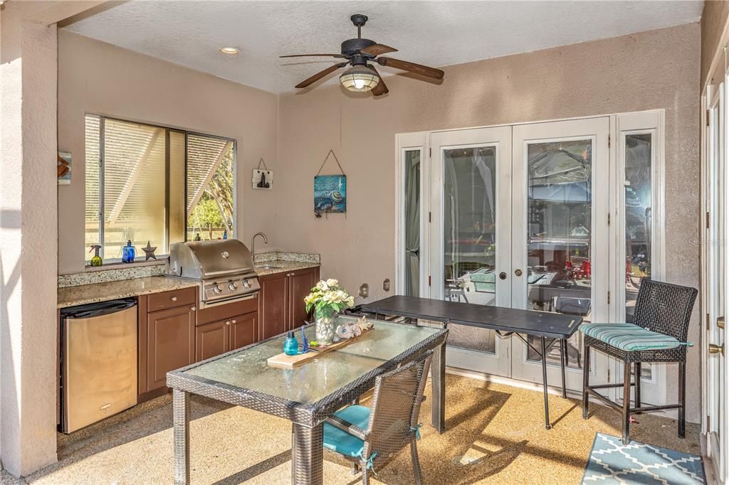 En Venta: $744,900 (4 camas, 3 baños, 2836 Pies cuadrados)