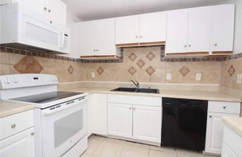 待售: $169,900 (3 贝兹, 2 浴室, 1216 平方英尺)